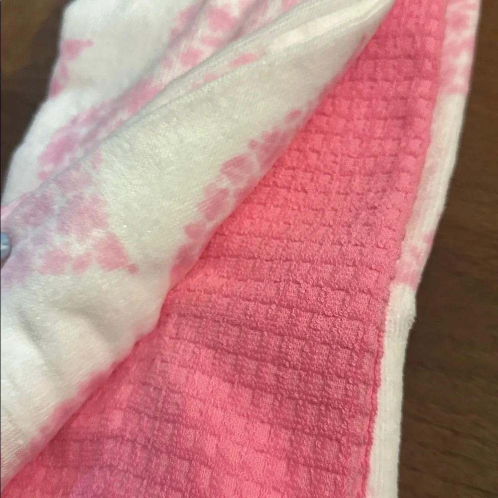 Isaac Mizrahi New York set of 3 Valentine’s heart pink kitchen towels